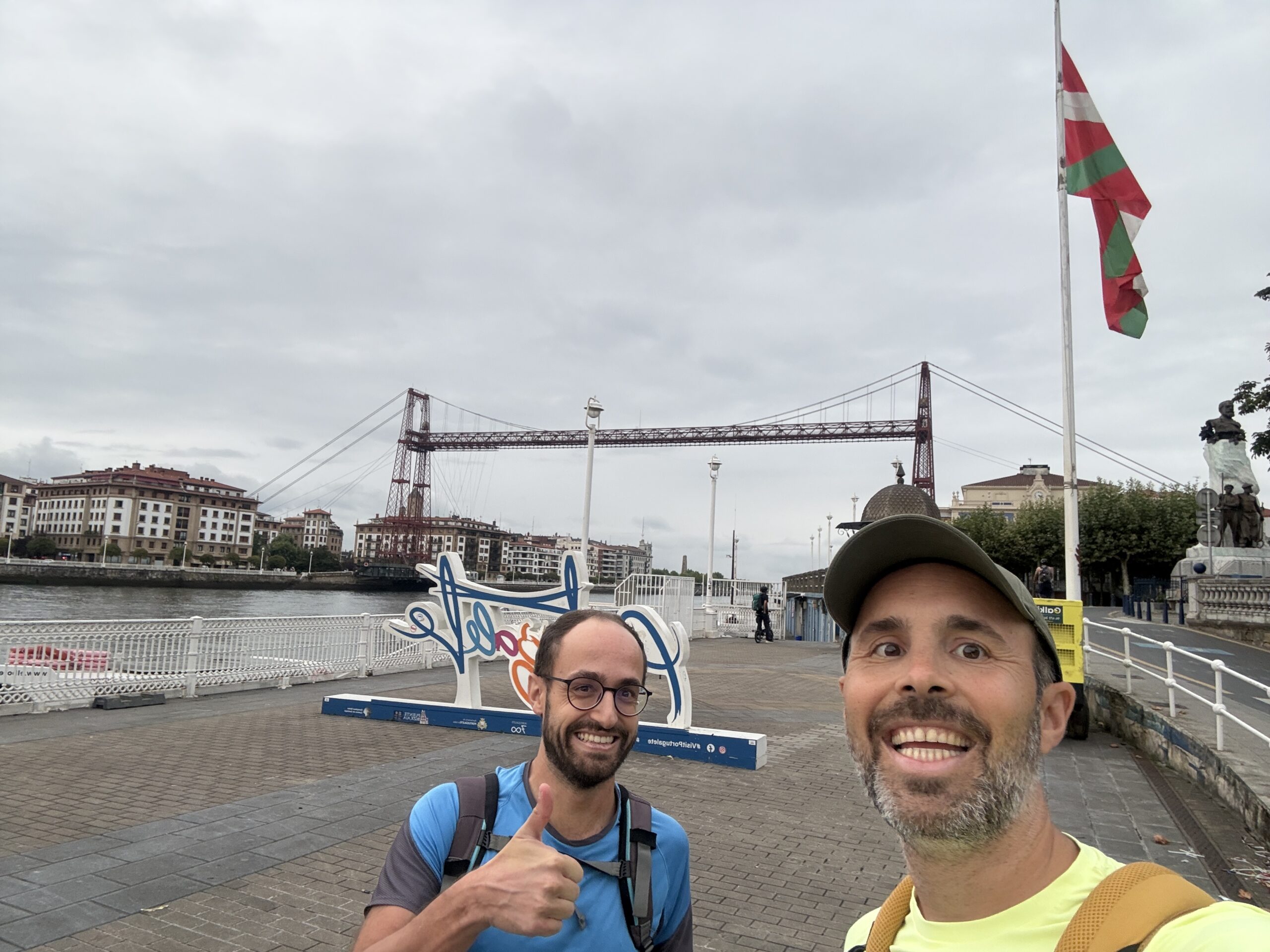 Puente Bizkaia en Portugalete al comienzo de la etapa 09 del Camino del Norte